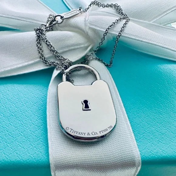 SOLD ❤️‍🔥EXTREMELY RARE Diamond Lock Pendant Necklace❤️‍🔥 - Picture 4 of 5